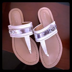 🐚💜Coach flip flops with silver buckle sz 8